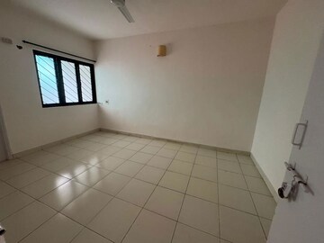 Room in 3.5 BHK Apartment at Karia Konark Campus, Viman Nagar – for Rent