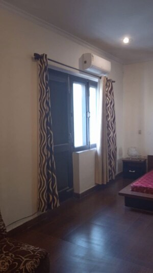 2 BHK Apartment For Rent in Amrapali Heartbeat City, Sector 107