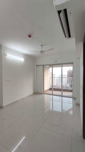 Room in 3 BHK Apartment at Lodha Splendora, Ghodbunder Road – for Rent