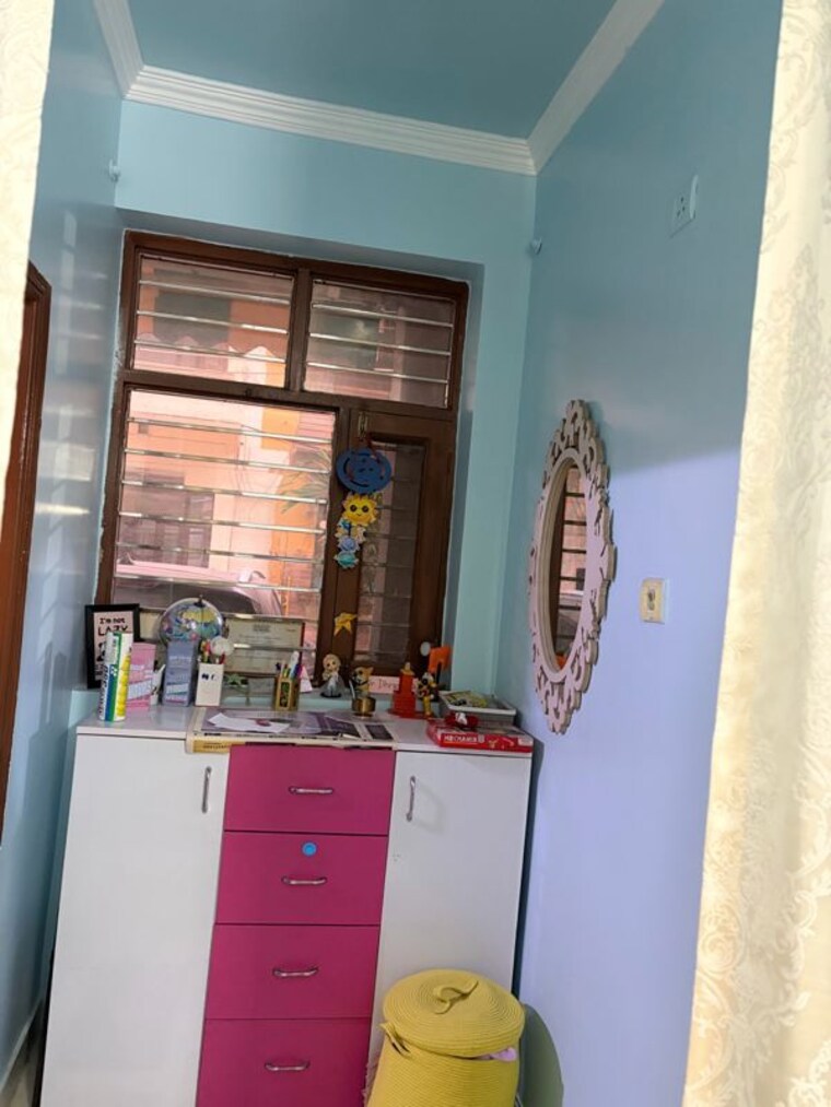 undefined, sainik colony 3 Bedroom 235 Sq.Yd. Builder Floor In Sainik Colony Faridabad 9973750