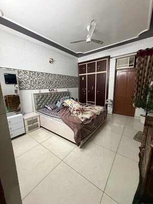3 BHK Builder Floor For Sale in Sainik Colony