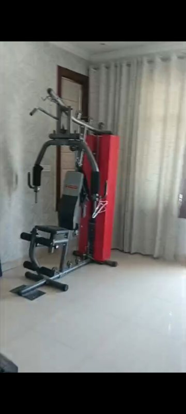 Gym, sainik-plaza 3 Bedroom 235 Sq.Yd. Builder Floor In Sector 49 Faridabad 9986520