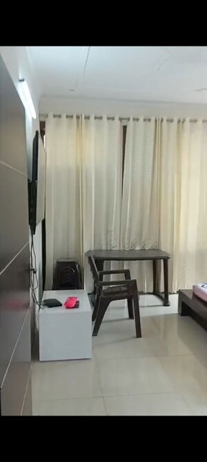 Furnished Amenities in 3 BHK Builder Floor at Sainik Plaza, Sector 49 – for Sale