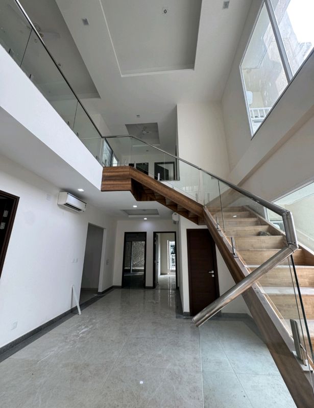 5 BHK + Servant Room 4089 Sq.Ft. Apartment in Uchdpl Veridia Oakwood Enclave