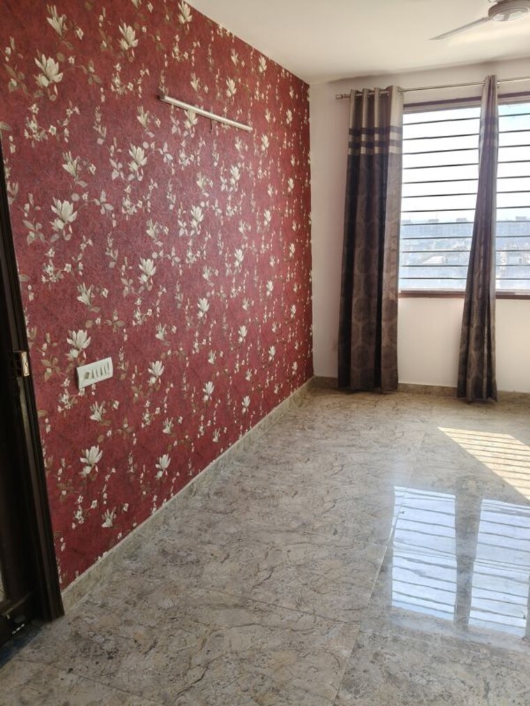 Room, sector 28 3 Bedroom 1500 Sq.Ft. Independent House In Sector 28 Panchkula 9986528