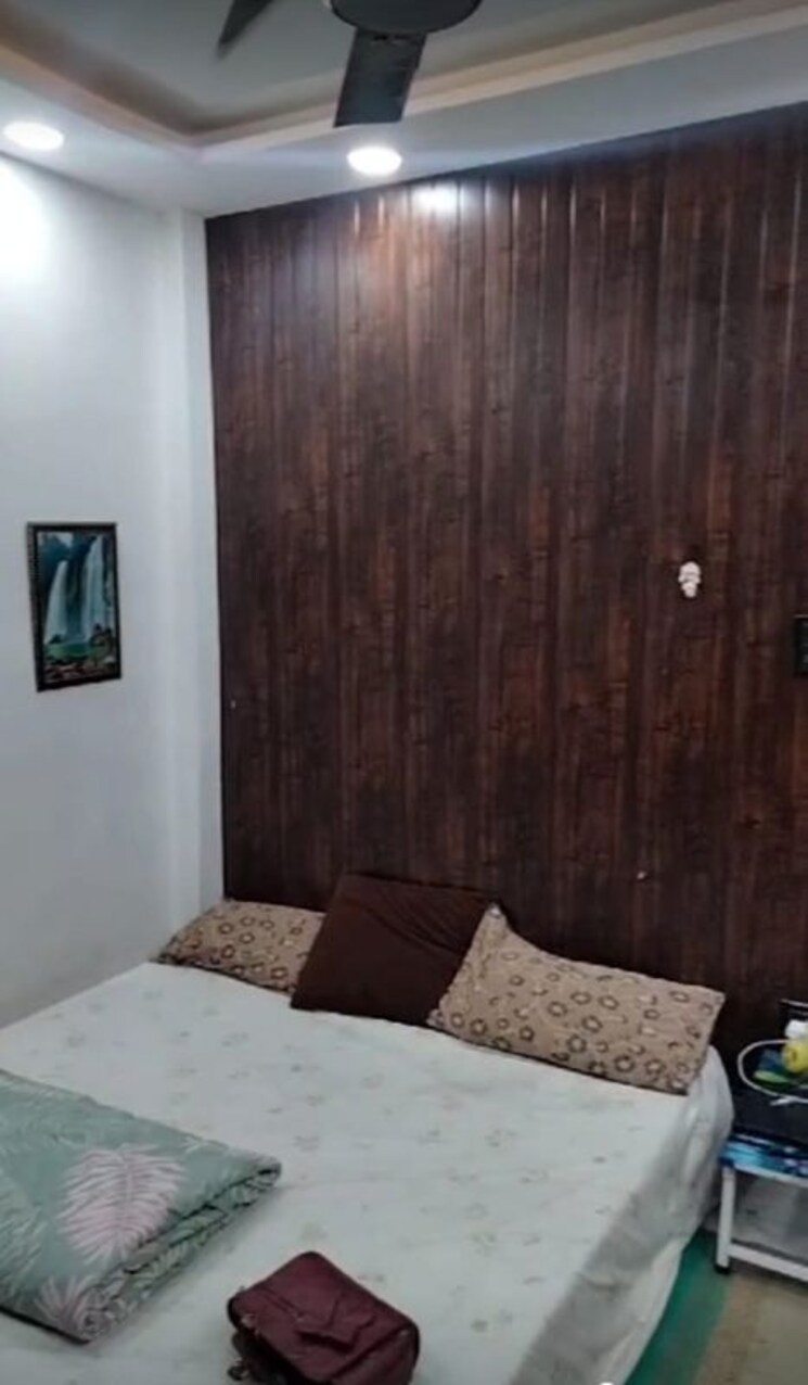 Bedroom, uttam nagar 3 Bedroom 100 Sq.Yd. Builder Floor In Uttam Nagar Delhi 9818703