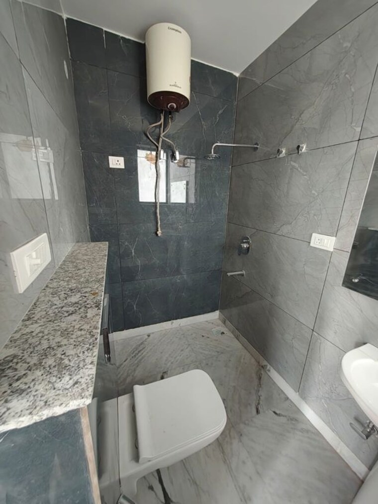Bathroom, sector 20 3 Bedroom 1850 Sq.Ft. Apartment In Sector 20 Panchkula 9986541