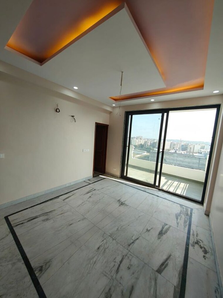 Room, sector 20 3 Bedroom 1850 Sq.Ft. Apartment In Sector 20 Panchkula 9986541