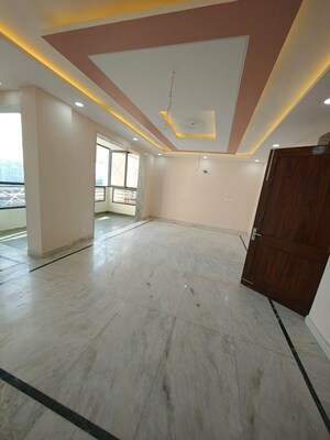 Room in 3 BHK Apartment at Sector 20 – for Sale