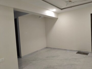 Room in 2 BHK Apartment at Atharv Navasamaj, Vile Parle East – for Rent