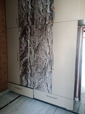 Room in 2 BHK Builder Floor at Sector 25 – for Rent