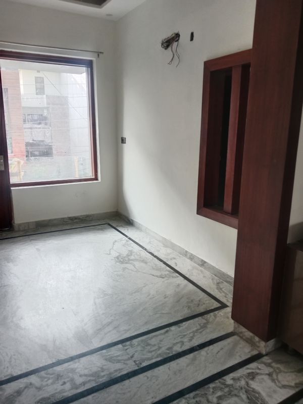 2 BHK + Pooja Room Builder Floor For Rent in Sector 25