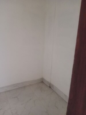 Room in 2 BHK Builder Floor at Sector 25 – for Rent