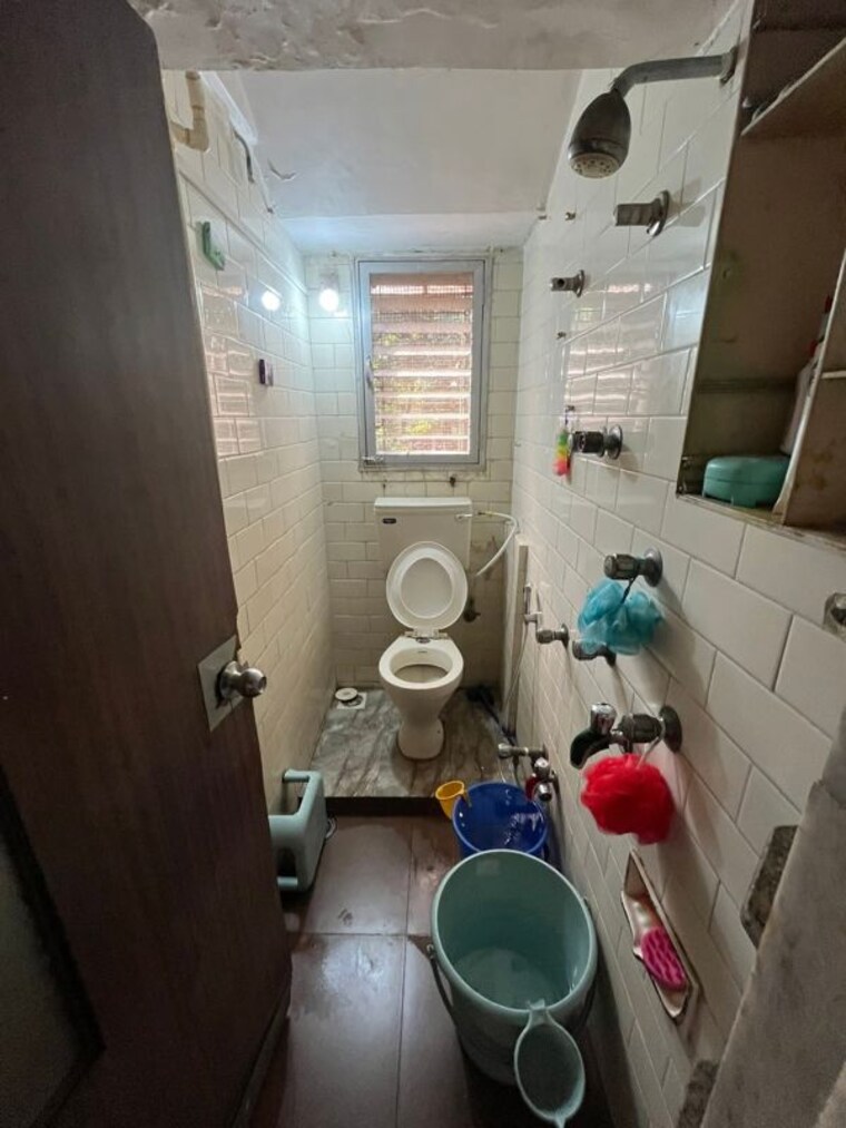 Bathroom, malad east Pg For Boys In Malad East 9986567