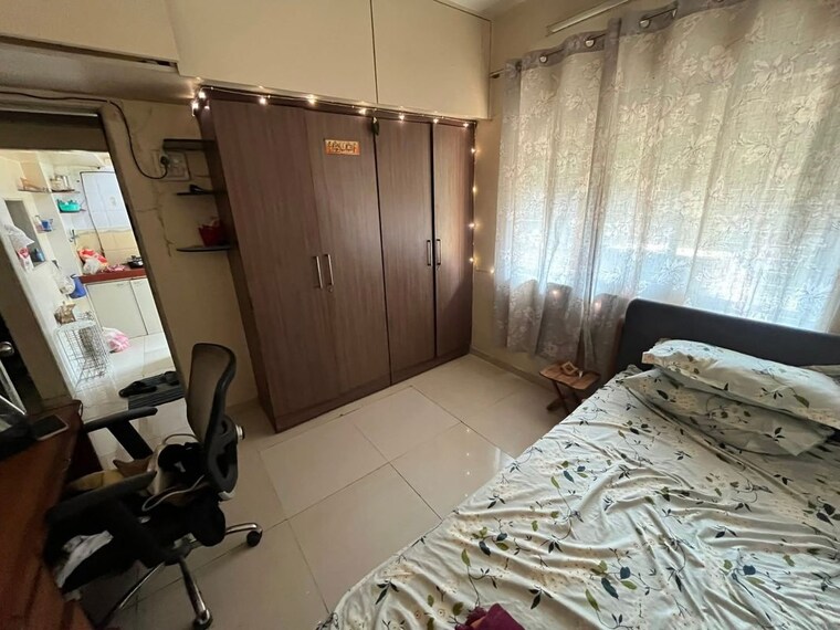 Room, malad east Pg For Boys In Malad East 9986567