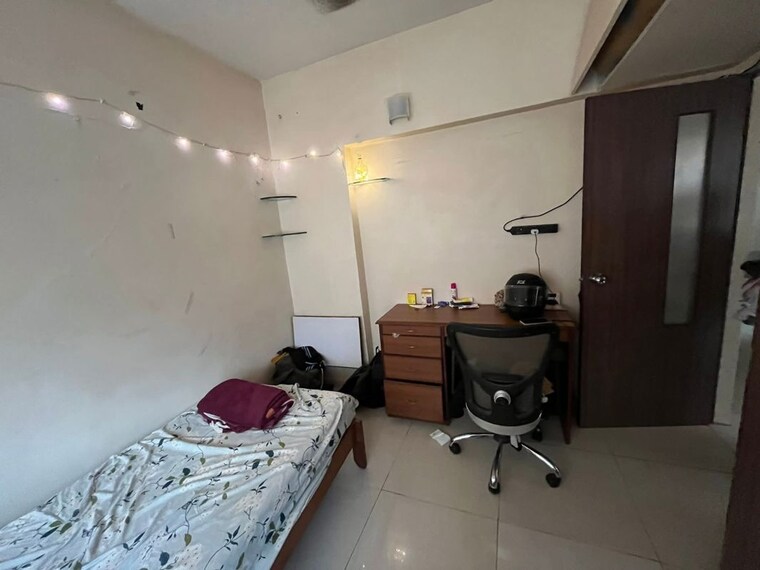Room, malad east Pg For Boys In Malad East 9986567