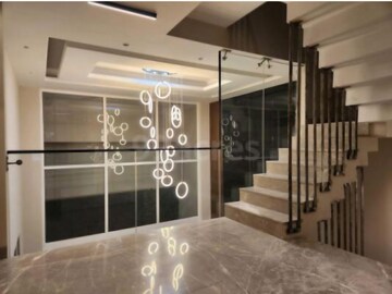  6 BHK Independent House at Sector 15 – for Sale