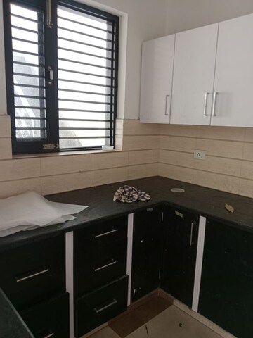 Kitchen in 1.5 BHK Builder Floor at Sector 18 – for Rent