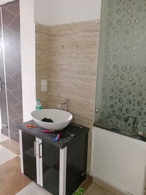 Furnished Amenities in 1.5 BHK Builder Floor at Sector 18 – for Rent