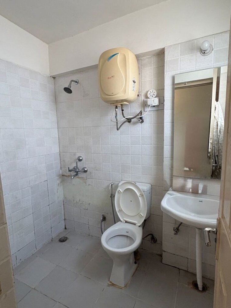 Bathroom, tulip-orange 3 Bedroom 1137 Sq.Ft. Apartment In Sector 70 Gurgaon 9986576