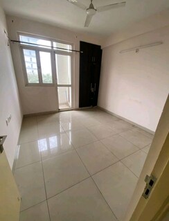 3 BHK Apartment For Rent in Wave Executive Floors