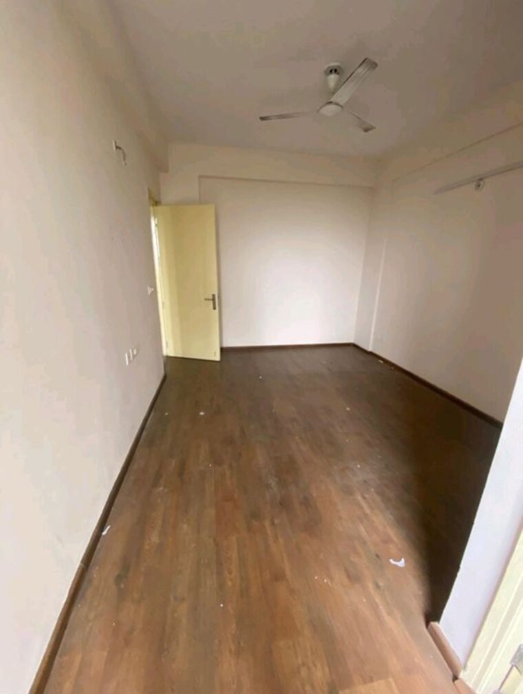 Room, wave-executive-floors 3 Bedroom 749 Sq.Ft. Apartment In Wave City Ghaziabad 9986577