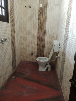 Bathroom in 1 BHK Builder Floor at Sector 6 – for Rent