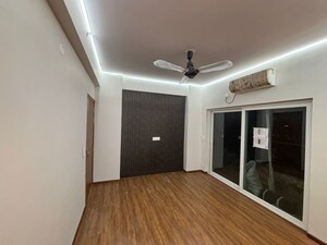 Room in 2 BHK Apartment at Shree Vardhman Victoria, Sector 70 – for Rent