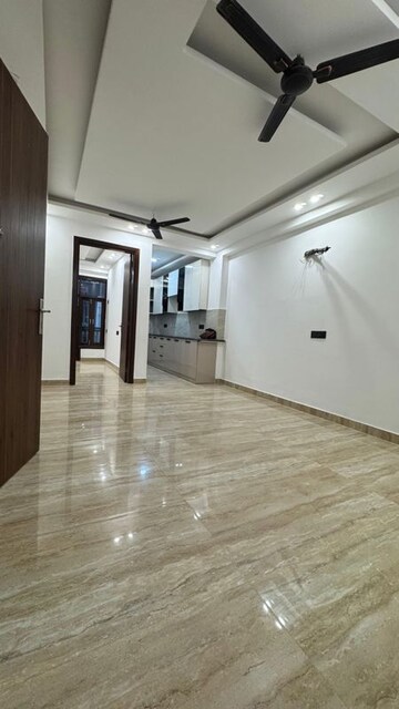 Room in 3 BHK Builder Floor at Palm Residency Chhatarpur, Rajpur Khurd Extension – for Rent