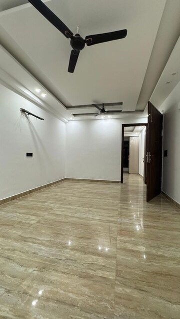 Room in 3 BHK Builder Floor at Palm Residency Chhatarpur, Rajpur Khurd Extension – for Rent