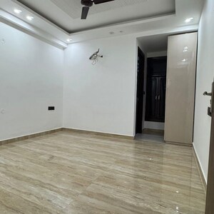 Room in 3 BHK Builder Floor at Palm Residency Chhatarpur, Rajpur Khurd Extension – for Rent