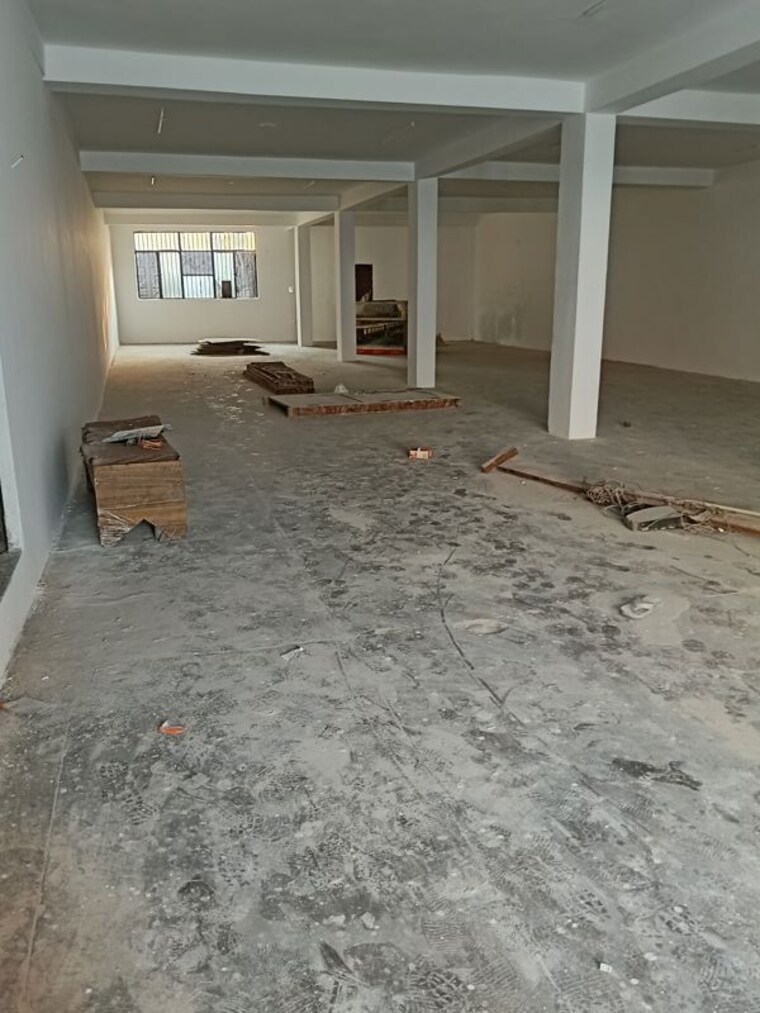  Parking, neb sarai Commercial Warehouse 2500 Sq.Ft. In Neb Sarai Delhi 9986592