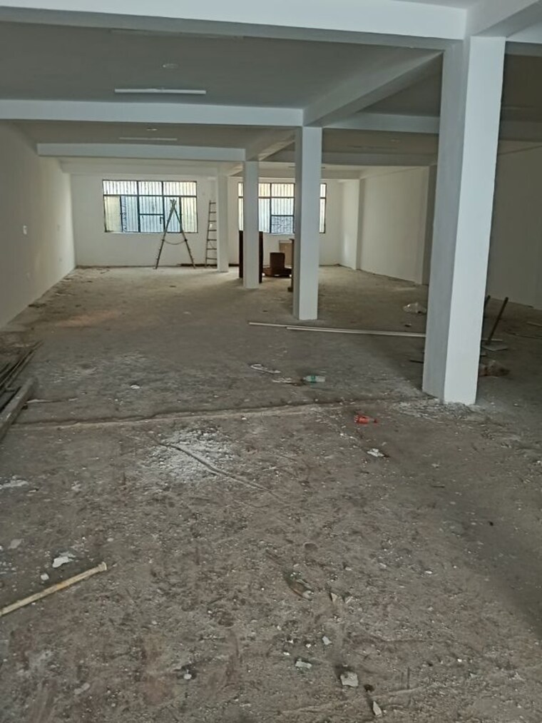  Parking, neb sarai Commercial Warehouse 2500 Sq.Ft. In Neb Sarai Delhi 9986592