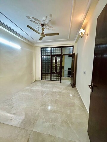 Room in 2 BHK Builder Floor at Chattarpur – for Rent