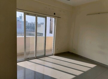 Room in 2 BHK Builder Floor at Wave Floors, Mahurali – for Sale