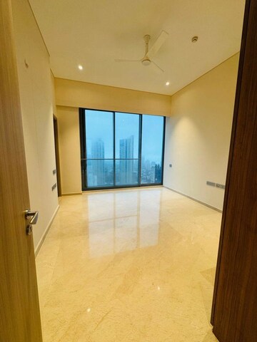 4 BHK Apartment – Entrance View at Rustomjee Crown, Prabhadevi - for Rent