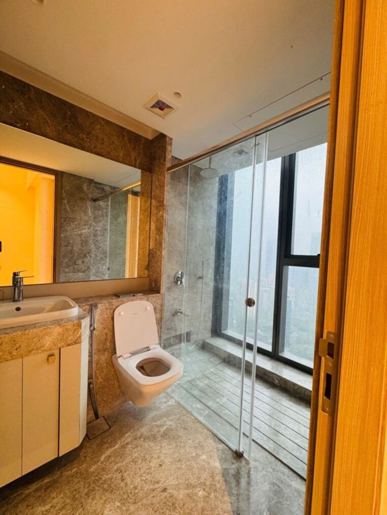 Washroom, rustomjee-crown 4 Bedroom 2550 Sq.Ft. Apartment In Prabhadevi Mumbai 9986621