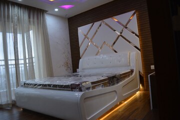 Furnished Amenities in 3 BHK Apartment at Pashmina Waterfront, Old Madras Road – for Rent