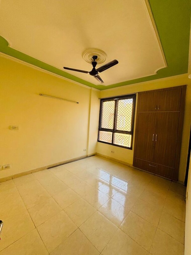 Room, tulip-white 3 Bedroom 1326 Sq.Ft. Apartment In Sector 69 Gurgaon 9986648