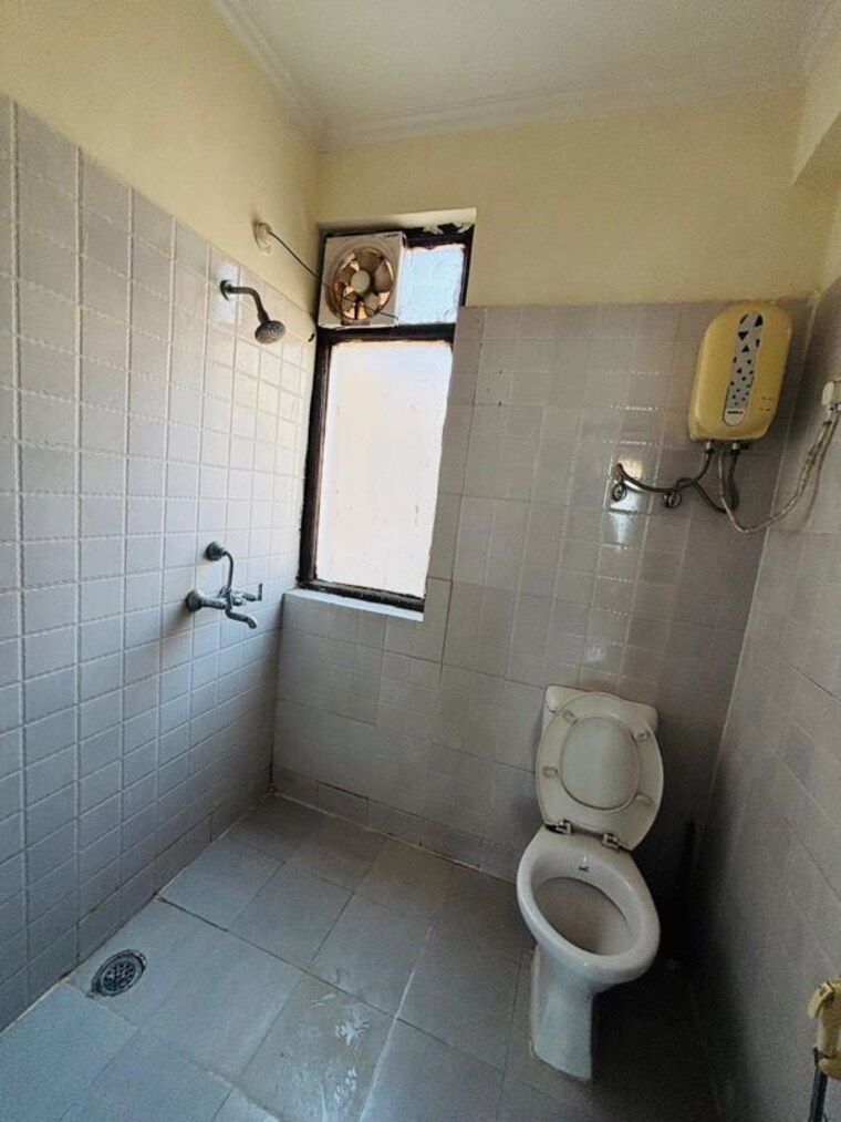 Bathroom, tulip-white 3 Bedroom 1326 Sq.Ft. Apartment In Sector 69 Gurgaon 9986648