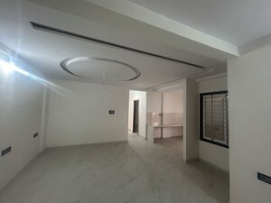 Room in 4 BHK Apartment at Roopram Nagar – for Sale