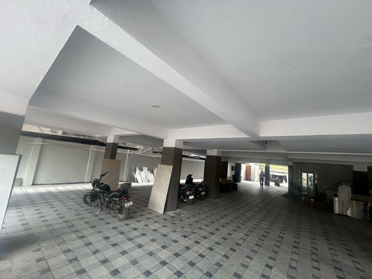 Parking, roopram nagar 4 Bedroom 2030 Sq.Ft. Apartment In Roopram Nagar Indore 9986620
