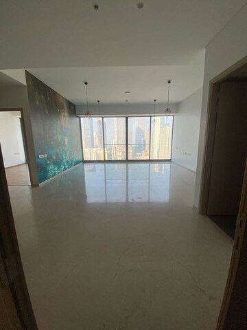 Room in 4 BHK Apartment at Rustomjee Crown, Prabhadevi – for Rent