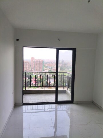 2 BHK Apartment For Rent in Runwal Gardens, Dombivli East