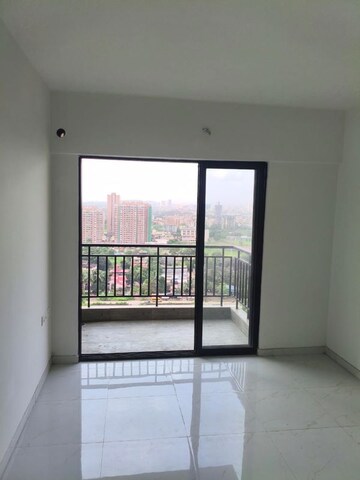 Room in 2 BHK Apartment at Runwal Gardens, Dombivli East – for Rent