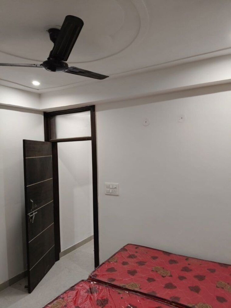 Room, bindal-enclave 2 Bedroom 750 Sq.Mt. Builder Floor In Phi Iv Greater Noida Greater Noida 9986708