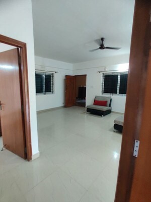 Room in 3 BHK Apartment at Jp Nagar Phase 7 – for Sale