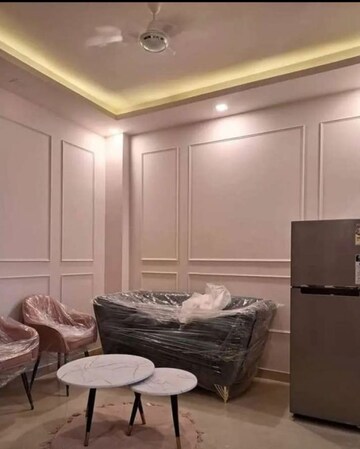 Bedroom in 3 BHK Apartment at Gomti Nagar – for Rent