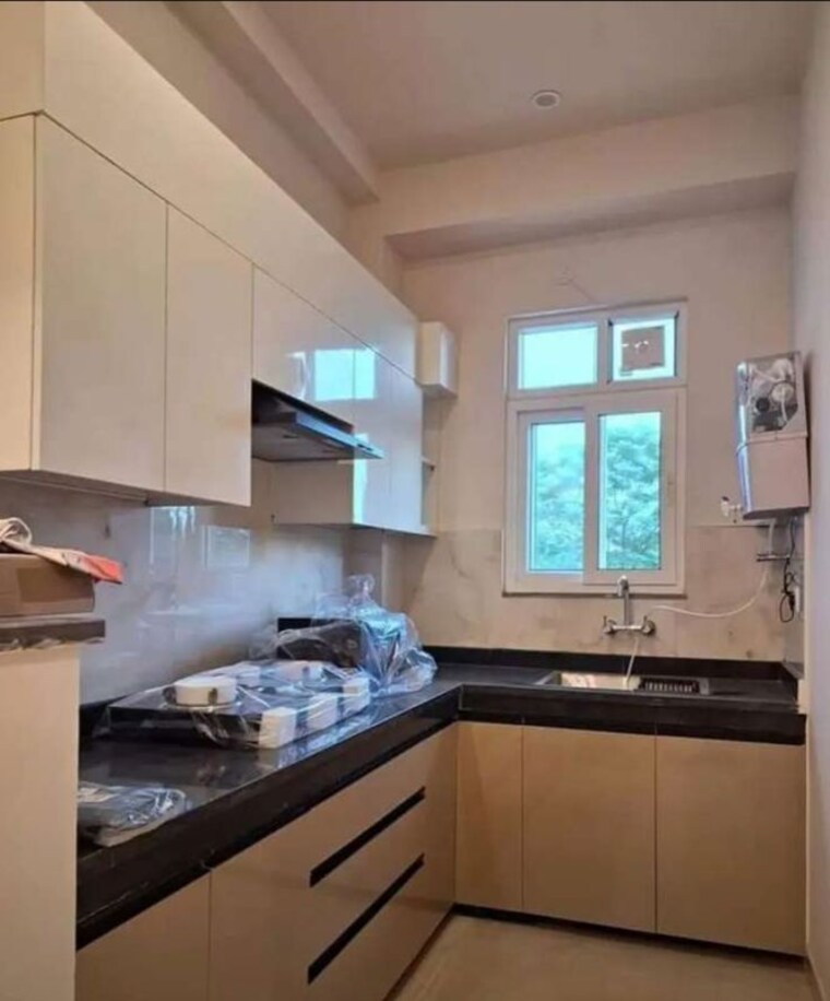 Kitchen, gomti nagar 3 Bedroom 1700 Sq.Ft. Apartment In Gomti Nagar Lucknow 9986737