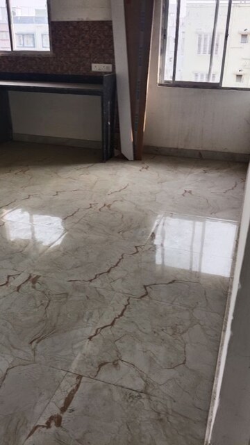 Room in 3 BHK Apartment at Sristi Plaza, Chinar Park – for Rent